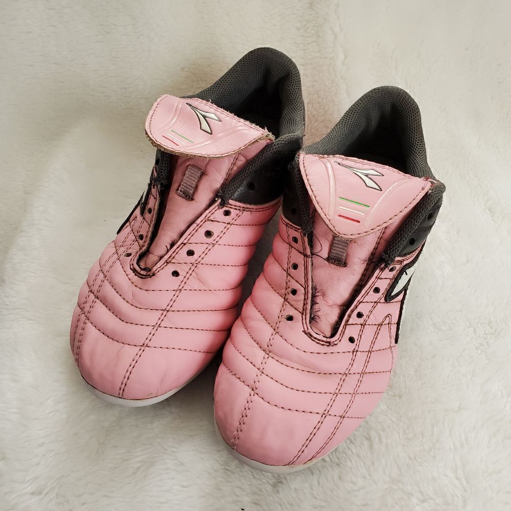 5.5 Diadora Pink Soccer Cleat Shoes Traxion Hard Ground